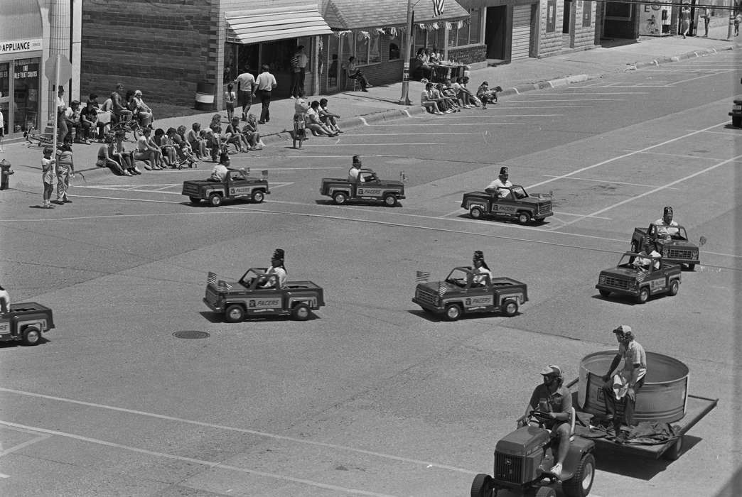 parade, Coon Rapids, Civic Engagement, Coon Rapids Enterprise, Iowa, historic, United States, ia, history, Photos, IA