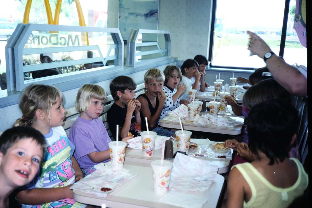 ia, hamburger, Iowa, Coon Rapids Enterprise, Children, mcdonald's, United States, second grade missouri trip, history, restaurant, soda, Photos, Kansas City, historic, missouri trip, Food and Meals, MO, school trip