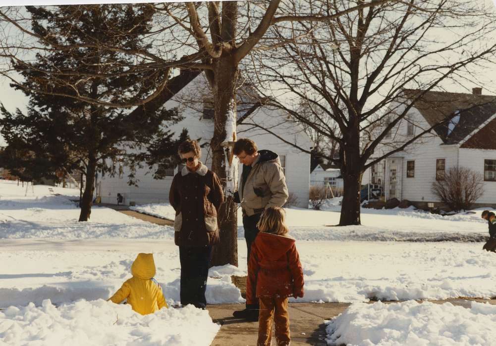 coat, snow, neighborhood, Reinbeck, IA, Children, Iowa History, Families, East, Lindsey, Winter, Cities and Towns, tree, Iowa, history of Iowa