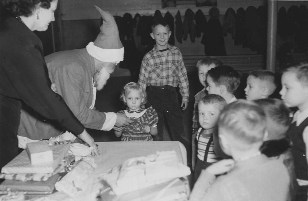 presents, Children, christmas, Iowa History, Cedar Rapids, IA, Vaughn, Cindy, Food and Meals, Iowa, santa, history of Iowa, santa claus