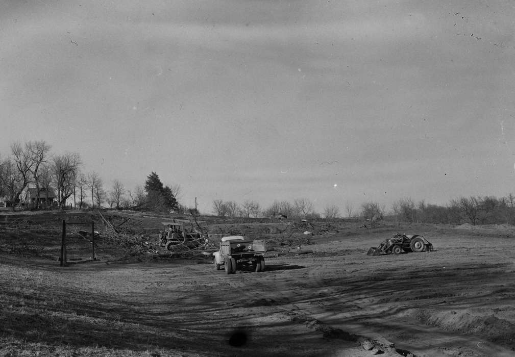 truck, Coon Rapids, Labor and Occupations, Motorized Vehicles, Photos, Coon Rapids Enterprise, history, ia, IA, Iowa, Schools and Education, construction, historic, United States, bulldozer