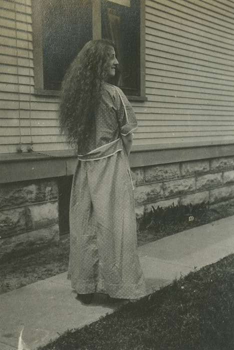 hairstyle, LeQuatte, Sue, Portraits - Individual, Iowa, Iowa History, IA, history of Iowa, hair