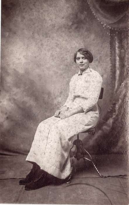 history of Iowa, Anamosa Library & Learning Center, Iowa, Anamosa, IA, Portraits - Individual, Iowa History, woman