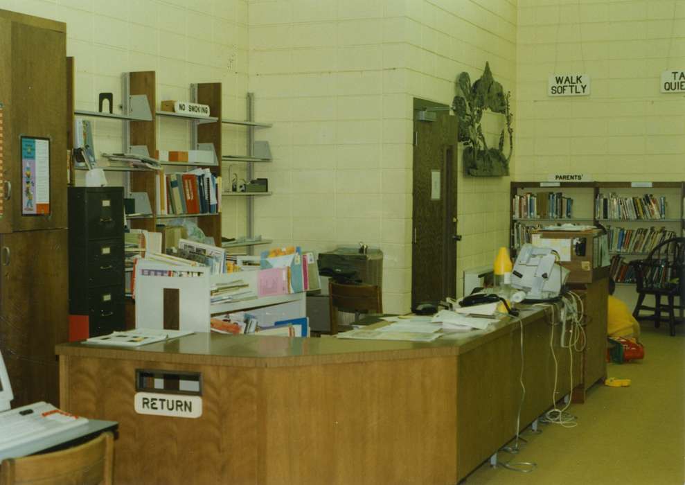 Waverly Public Library, desk, Iowa, bookshelf, Iowa History, Leisure, history of Iowa, books