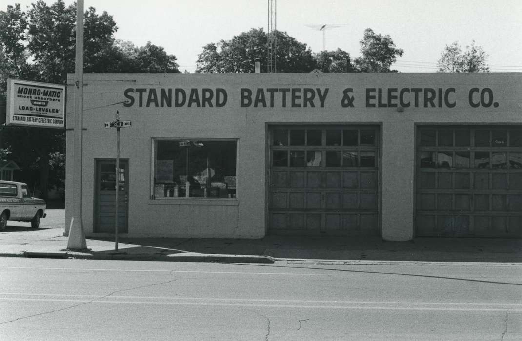 Iowa, Businesses and Factories, Waverly Public Library, service station, history of Iowa, correct date needed, automobile service, Iowa History