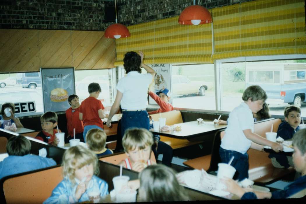 school trip, mcdonald's, restaurant, Photos, Children, ia, United States, missouri trip, Iowa, history, Coon Rapids Enterprise, Food and Meals, second grade missouri trip, MO, historic, Schools and Education