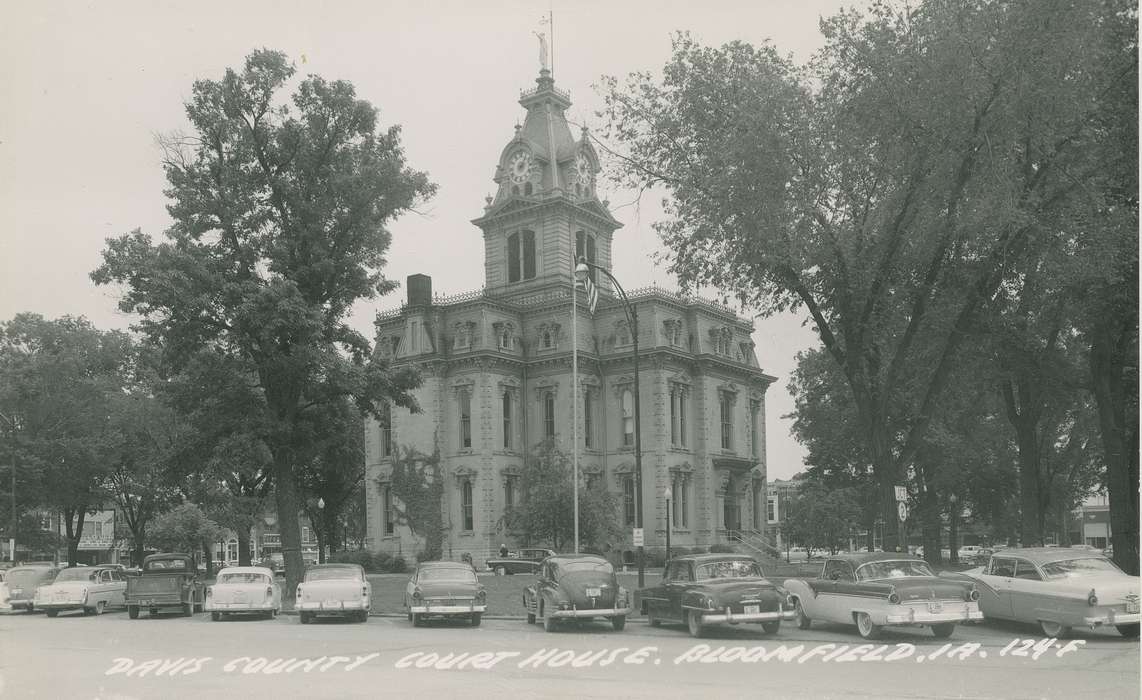 history of Iowa, Iowa History, Dean, Shirley, Motorized Vehicles, car, Bloomfield, IA, Iowa, Main Streets & Town Squares, Cities and Towns, courthouse