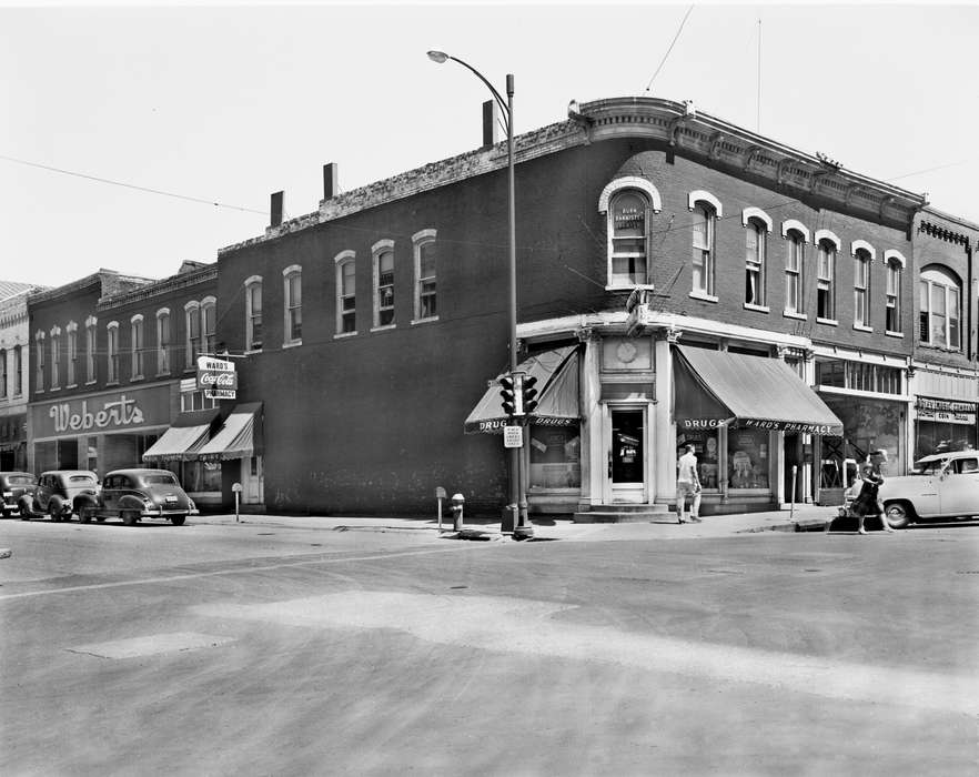 Lemberger, LeAnn, pharmacy, Iowa, traffic light, car, Motorized Vehicles, Iowa History, history of Iowa, drugstore, intersection, Ottumwa, IA, Businesses and Factories, Cities and Towns