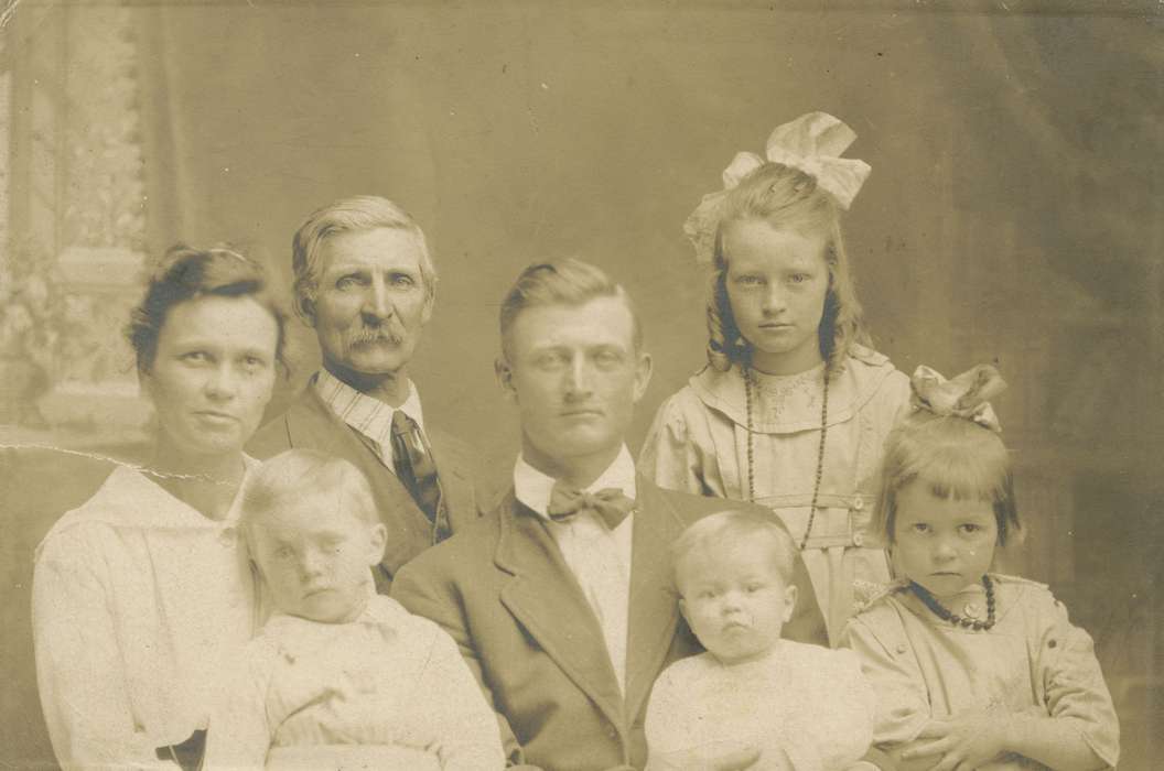 Monroe County, IA, Iowa, Geis, John, Portraits - Group, Iowa History, history of Iowa, baby, Families