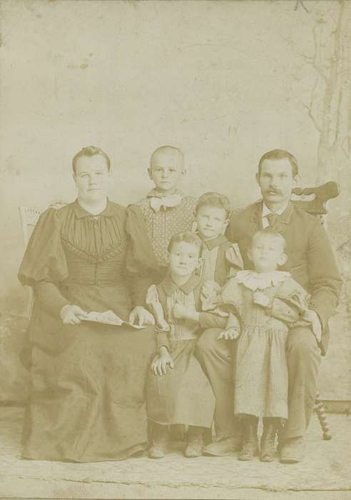 lace collar, girls, family, boy, mother, sack coat, sisters, history of Iowa, Marshalltown, IA, Iowa History, Iowa, brother, father, Olsson, Ann and Jons, cabinet photo, Children, Portraits - Group, brooch, bow tie, Families