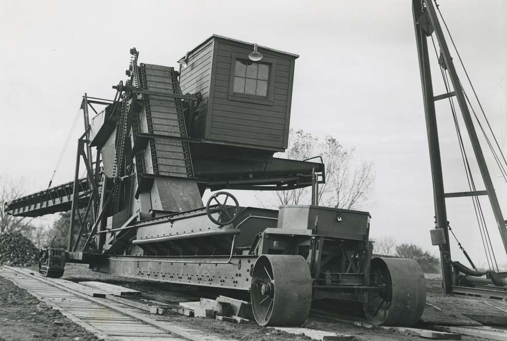 IA, machinary, Photos, history, Iowa, Labor and Occupations, correct date needed, Waverly, Waverly Public Library, bridge, United States, ia, Motorized Vehicles, historic, Bremer