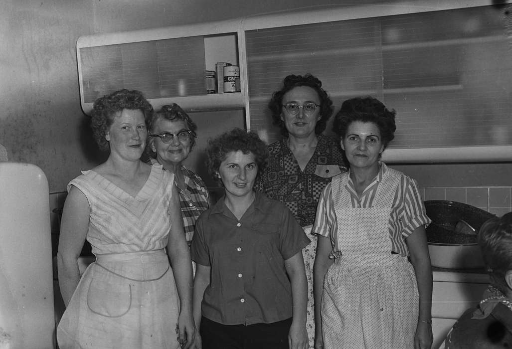 Coon Rapids, apron, Photos, Coon Rapids Enterprise, history, ia, Civic Engagement, Portraits - Group, Iowa, Farms, picking bee, Homes, kitchen, IA, Labor and Occupations, historic, "help your neighbor" club, United States