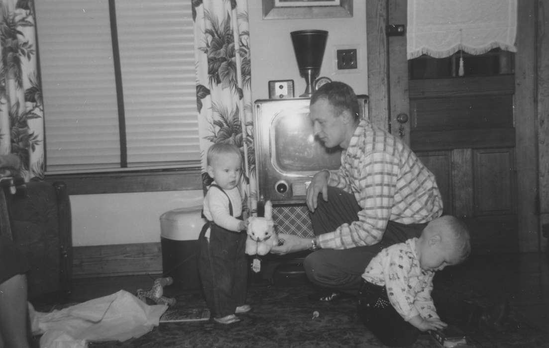 tv, television, father, Children, Iowa, Families, Homes, Busse, Victor, Burlington, IA, history of Iowa, living room, Iowa History