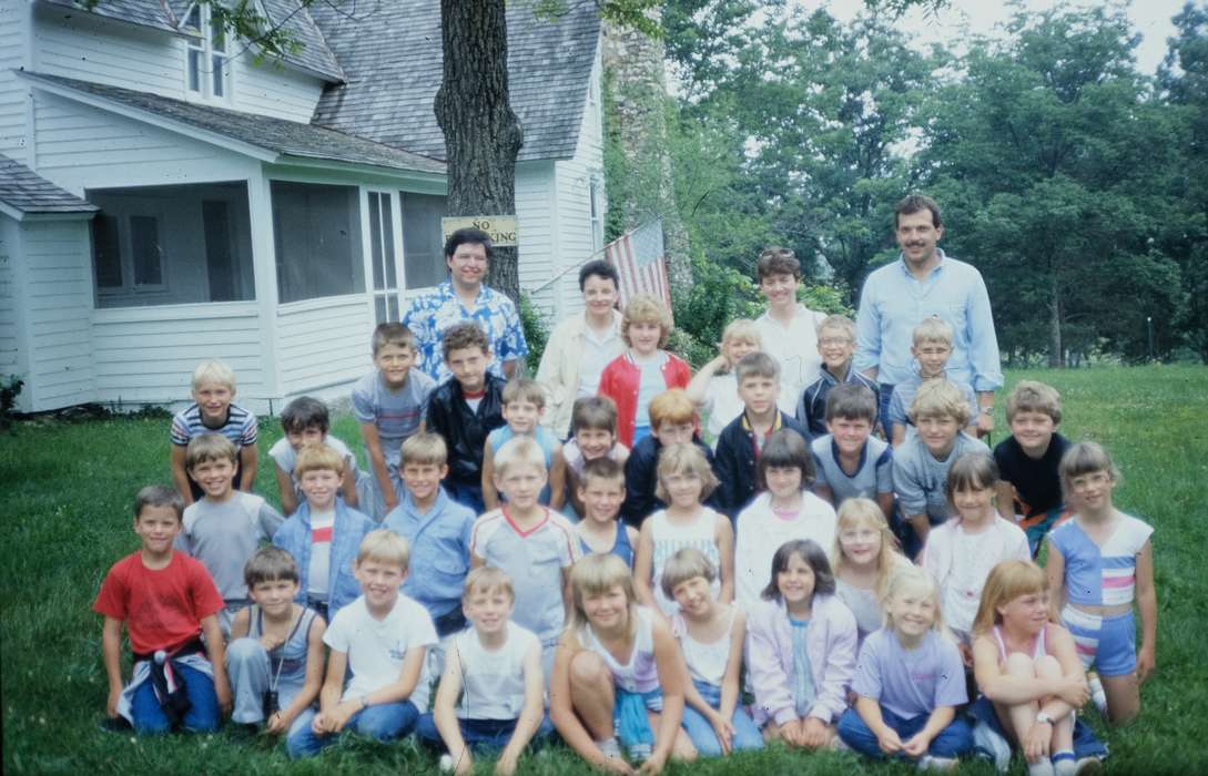 school trip, Children, history, Iowa, Coon Rapids Enterprise, second grade missouri trip, Portraits - Group, Schools and Education, Photos, Homes, Wright, ia, United States, missouri trip, Mansfield, MO, historic, France