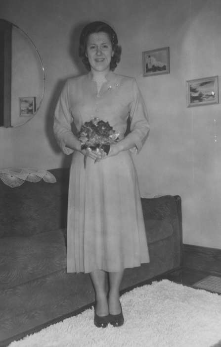 bridesmaid, Iowa History, dress, Iowa, flowers, history of Iowa, Homes, Busse, Victor, Portraits - Individual, Burlington, IA