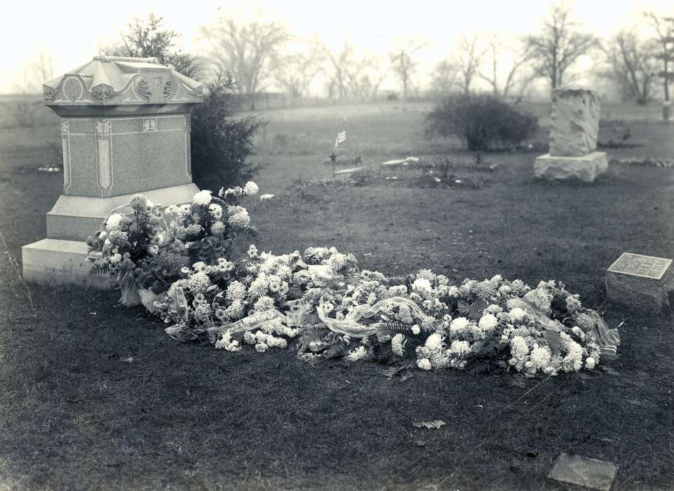 Cemeteries and Funerals, history of Iowa, cemetery, flowers, graveyard, grave, Iowa, Curtis, Leonard, Webster City, IA, Iowa History, headstone