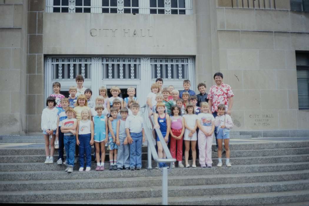 school trip, Photos, ia, United States, Cities and Towns, missouri trip, Iowa, history, Coon Rapids Enterprise, city hall, second grade missouri trip, Kansas City, MO, historic, Portraits - Group, Schools and Education