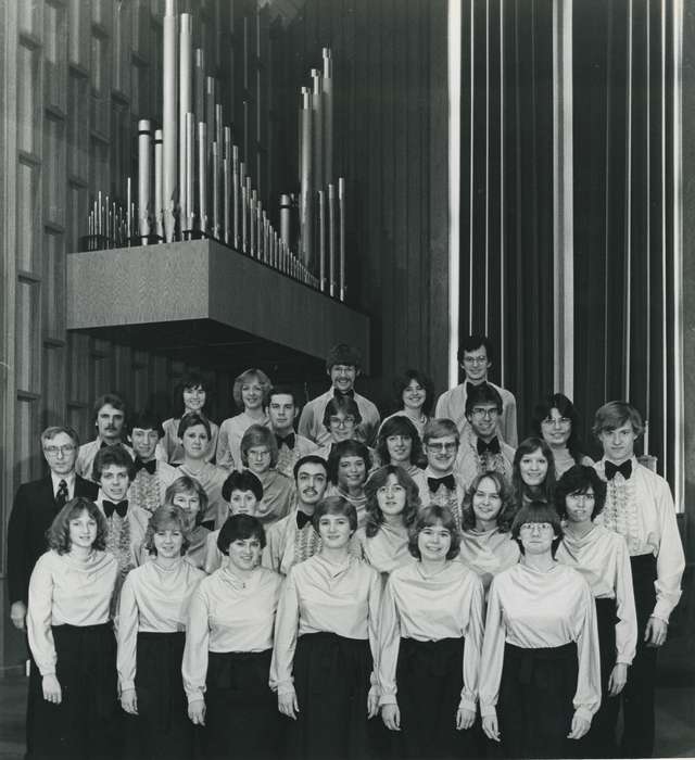 Schools and Education, choir, Religious Structures, Waverly Public Library, Iowa History, Waverly, IA, Portraits - Group, Iowa, Religion, history of Iowa, Entertainment, wartburg college