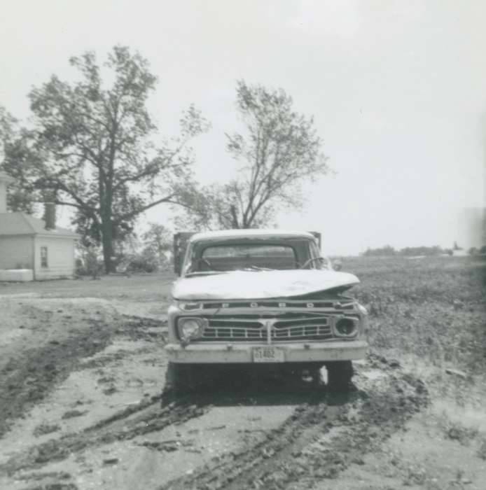 Wrecks, Motorized Vehicles, car, Iowa History, Farms, Drake, Jessa, Iowa, Maquoketa, IA, ford, history of Iowa