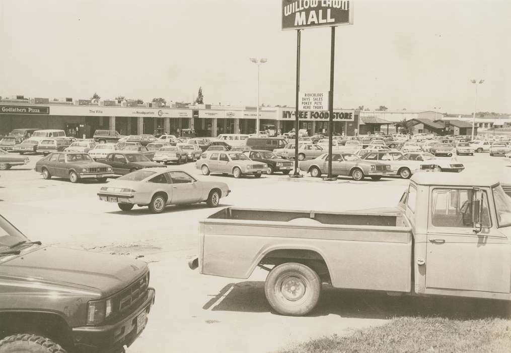 mall, Motorized Vehicles, car, Iowa History, parking lot, Waverly, IA, Waverly Public Library, Iowa, Businesses and Factories, hy-vee, history of Iowa
