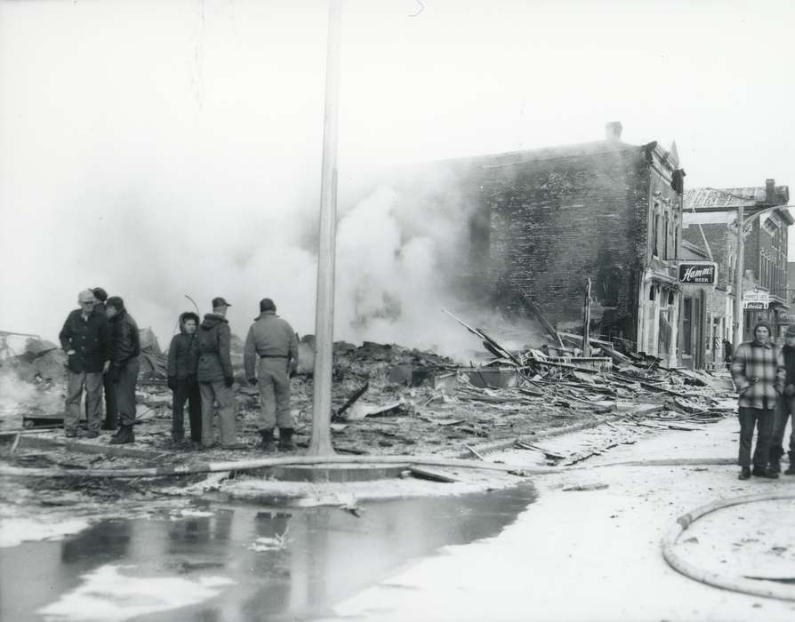Waverly Public Library, Cities and Towns, smoke, Iowa History, street, Wrecks, Main Streets & Town Squares, crowd, rubble, Iowa, history of Iowa