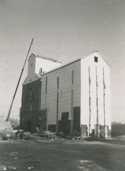 Coon Rapids, IA, Nixon, Charles, Businesses and Factories, grain elevator, history of Iowa, Iowa, Iowa History