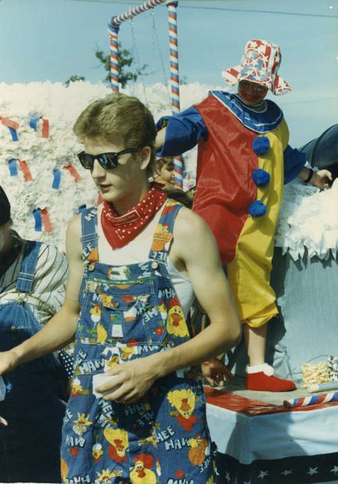 clown, Johnson County Historical Society, Fairs and Festivals, sunglasses, overalls, parade float, hat, Entertainment, bandana, fourth of july, Holidays
