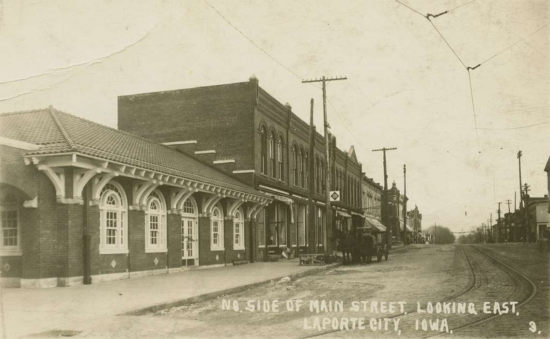 La Porte City, IA, Iowa, Liekweg, Amy, Main Streets & Town Squares, Iowa History, history of Iowa, Cities and Towns, trolley