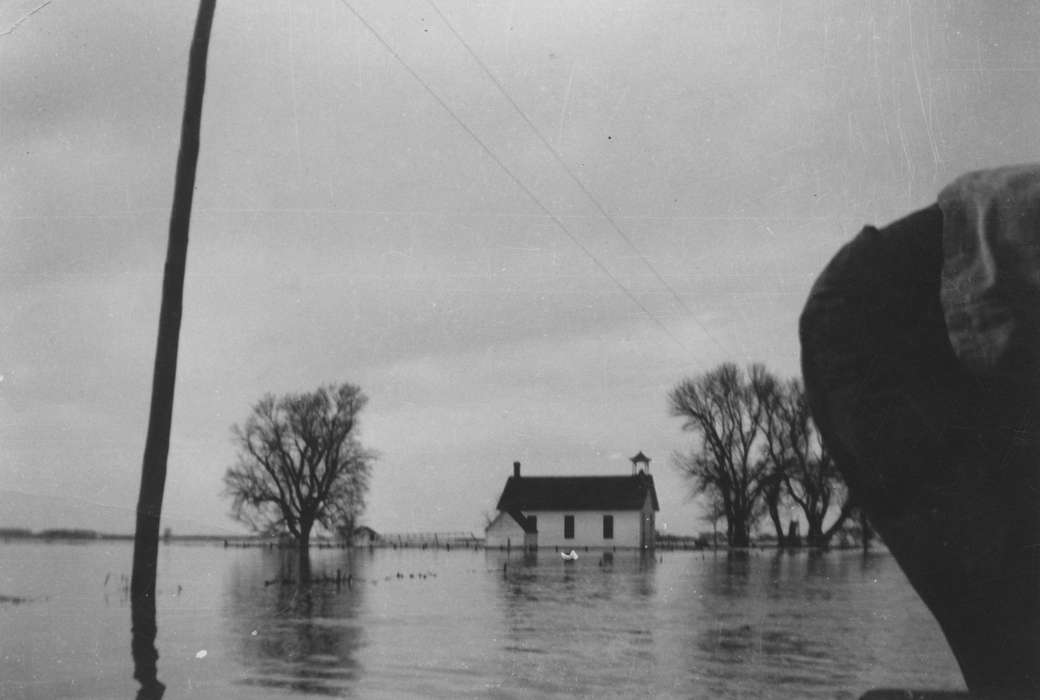 schoolhouse, river, Blencoe, IA, Phipps, Kristi, Iowa, Iowa History, Floods, history of Iowa, Lakes, Rivers, and Streams