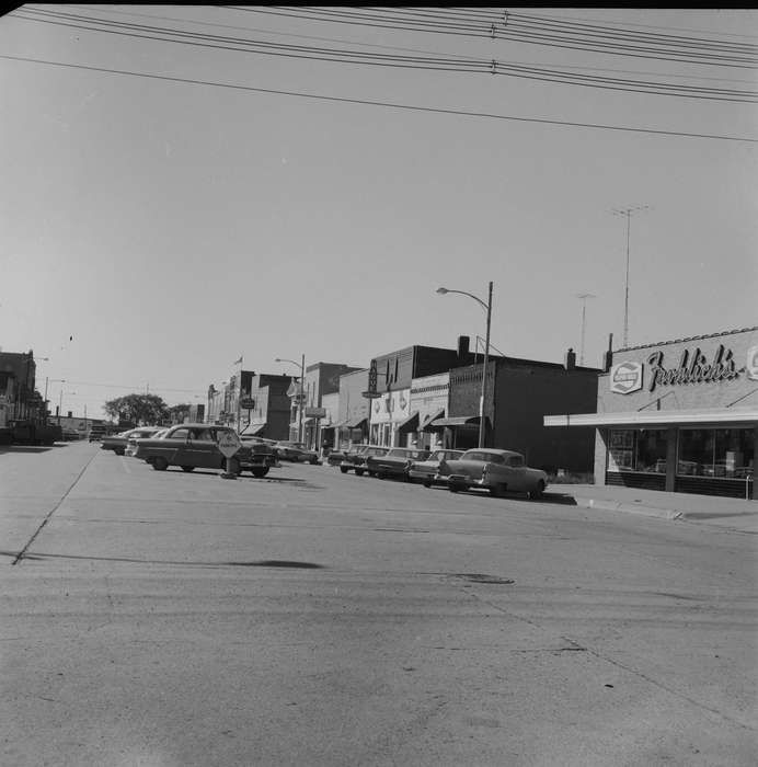 car, Iowa, IA, United States, Cities and Towns, Photos, historic, Motorized Vehicles, Coon Rapids, street, history, Main Streets & Town Squares, ia, Coon Rapids Enterprise