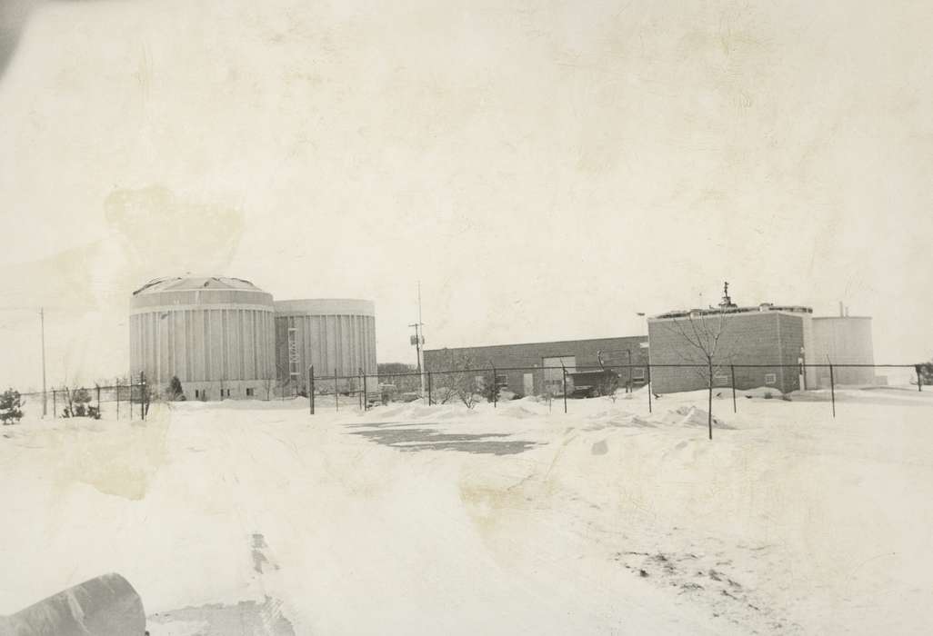 fence, snow, Businesses and Factories, correct date needed, Waverly Public Library, Iowa History, Waverly, IA, Winter, Iowa, history of Iowa, building