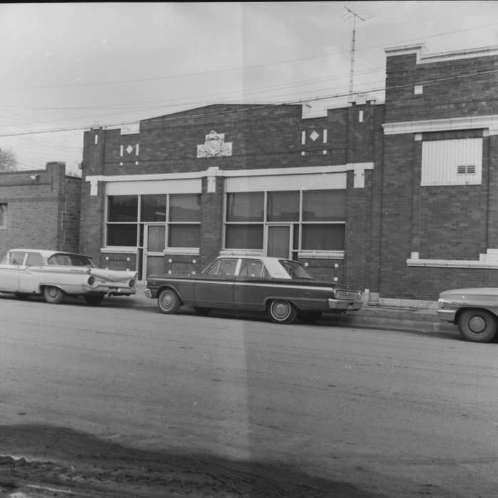 car, Iowa, IA, United States, Cities and Towns, Photos, historic, Motorized Vehicles, Coon Rapids, street, history, Main Streets & Town Squares, ia, Coon Rapids Enterprise