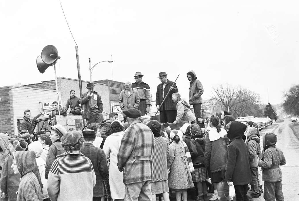 Businesses and Factories, history, Photos, winter coat, Children, Iowa, IA, speakers, Cities and Towns, Motorized Vehicles, United States, ia, businessman, raffle drawing, Coon Rapids Enterprise, historic, children, Coon Rapids