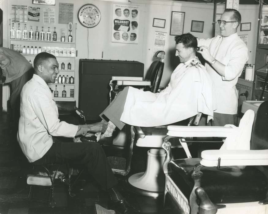 hair cut, Waterloo, IA, Iowa, Iowa History, history of Iowa, barbershop, Businesses and Factories, People of Color, african american, Henderson, Jesse, barber, Labor and Occupations, shoe shine