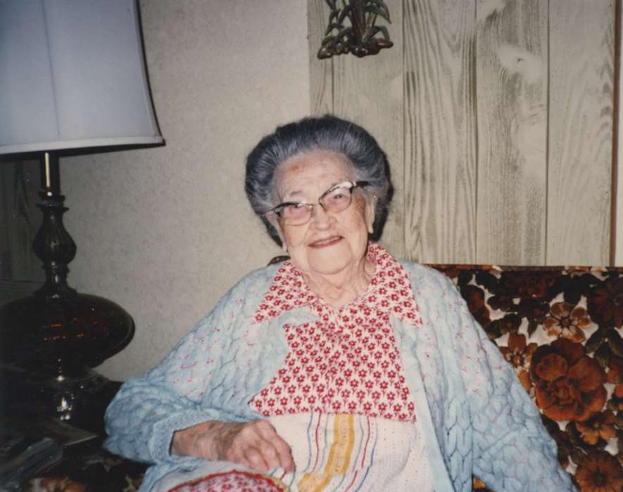 floral, old woman, Spilman, Jessie Cudworth, USA, grandmother, Homes, Iowa History, Portraits - Individual, glasses, Iowa, grandma, history of Iowa