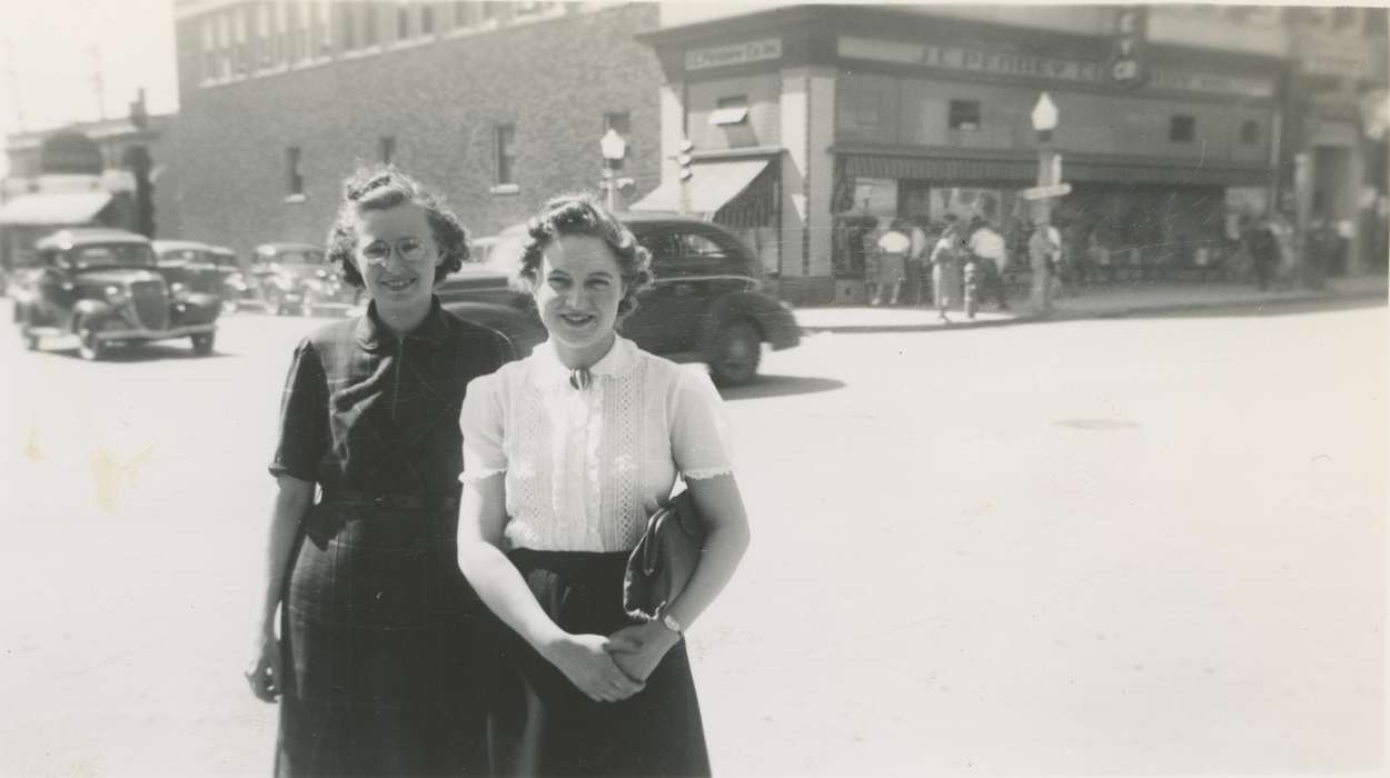 Kral, Ty, ia, jc penney, Iowa, history, IA, Cerro Gordo, Photos, Portraits - Group, Main Streets & Town Squares, woman, historic, United States, Businesses and Factories, Motorized Vehicles, Cities and Towns, Mason City