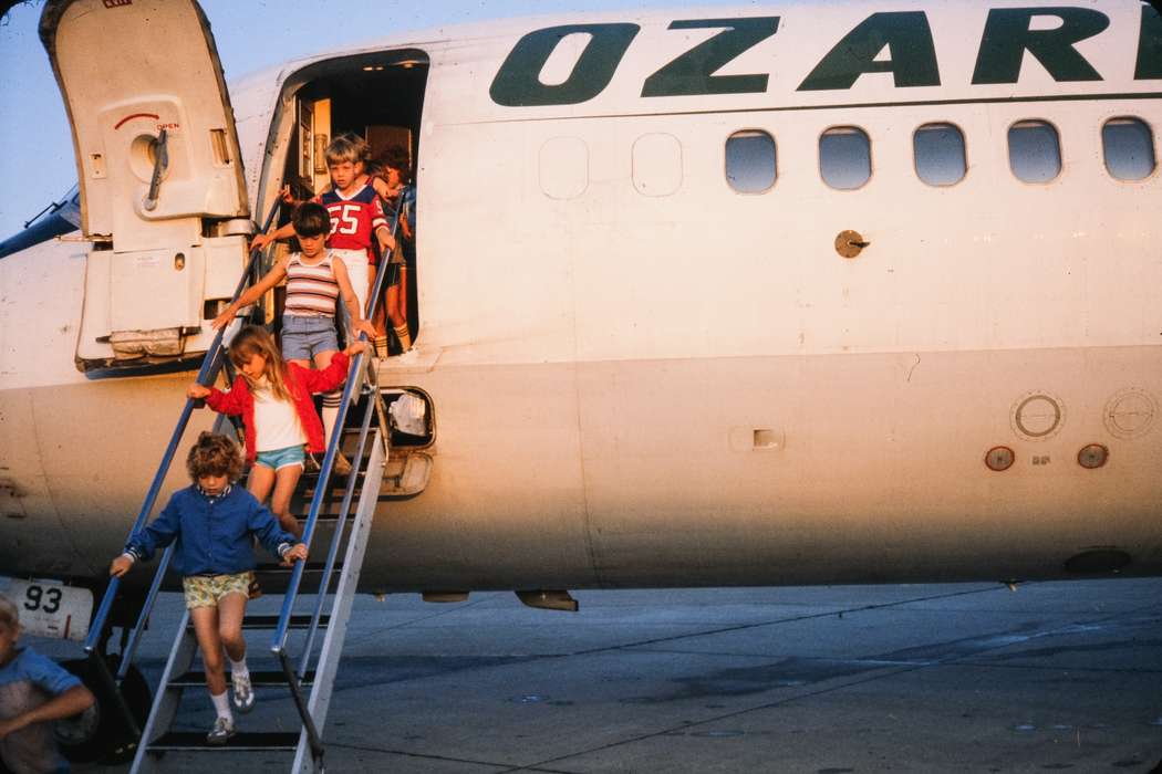 IA, plane, history, Iowa, tarmac, airplane, Coon Rapids, Schools and Education, Travel, Children, ia, historic, school trip, Photos, missouri trip, Motorized Vehicles, United States, Coon Rapids Enterprise