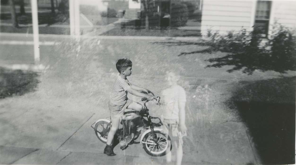 Kral, Ty, ia, boy, Outdoor Recreation, Iowa, history, Homes, IA, Cerro Gordo, Photos, Portraits - Group, Children, bicycle, historic, United States, Mason City