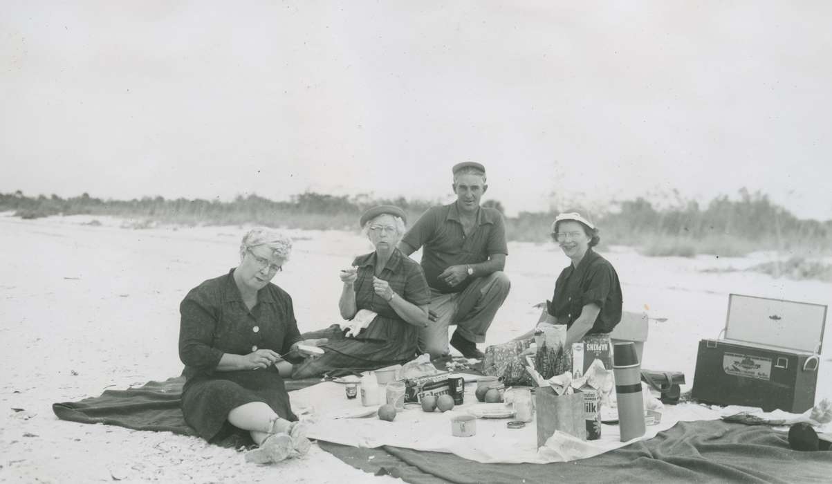picnic, Food and Meals, Portraits - Group, Travel, Marco Island, FL, history of Iowa, Iowa History, McMurray, Doug, Iowa