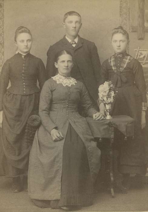 dress, family, sisters, Afton, IA, man, brother, cabinet photo, Iowa, siblings, Portraits - Group, Iowa History, Families, history of Iowa, woman, Olsson, Ann and Jons, sack coat, lace collar, brooch