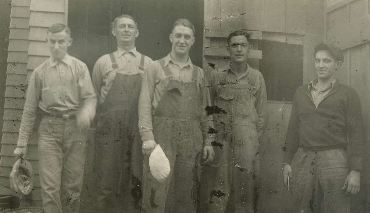 McMurray, Doug, workers, Businesses and Factories, hatchery, Iowa History, Portraits - Group, Iowa, history of Iowa, Webster City, IA, Labor and Occupations