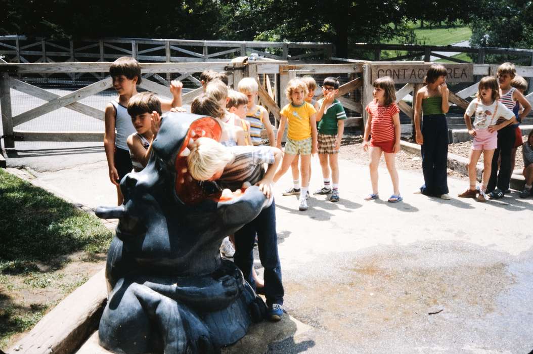 Kansas City, Iowa, zoo, MO, Coon Rapids Enterprise, school trip, missouri trip, history, historic, ia, Schools and Education, United States, Children, Photos