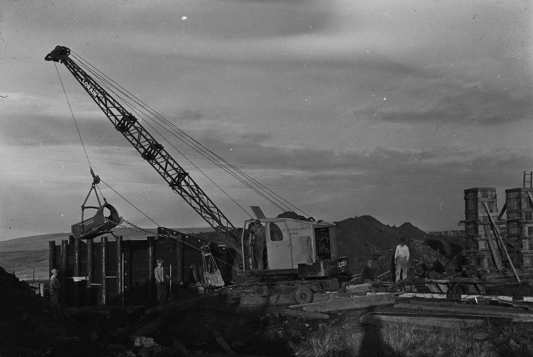 workers, United States, history, hills, ia, Photos, Labor and Occupations, bridge construction, Coon Rapids Enterprise, historic, Iowa, IA, dirt mound, crane, Coon Rapids