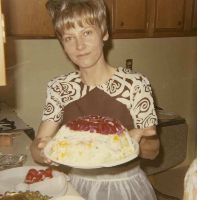 Portraits - Individual, birthday, Food and Meals, Iowa, Pratt, Marsha, Holidays, jello, kitchen, woman, Homes, Moline, IL, Iowa History, history of Iowa, cake, dessert