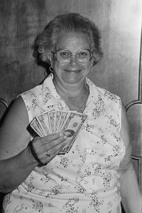 Coon Rapids Enterprise, Coon Rapids, money, bingo, Iowa, historic, Photos, United States, ia, history, Portraits - Individual, IA