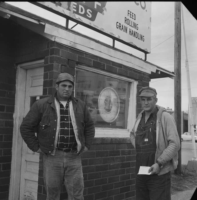 Portraits - Group, Iowa, IA, United States, Photos, historic, Labor and Occupations, Coon Rapids, history, overalls, men, ia, Coon Rapids Enterprise, hat