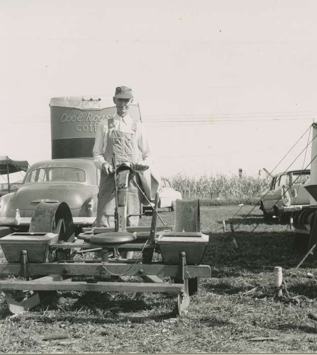 Owen, Jeff, planter, Farming Equipment, Portraits - Individual, Iowa, Iowa History, history of Iowa, Monticello, IA