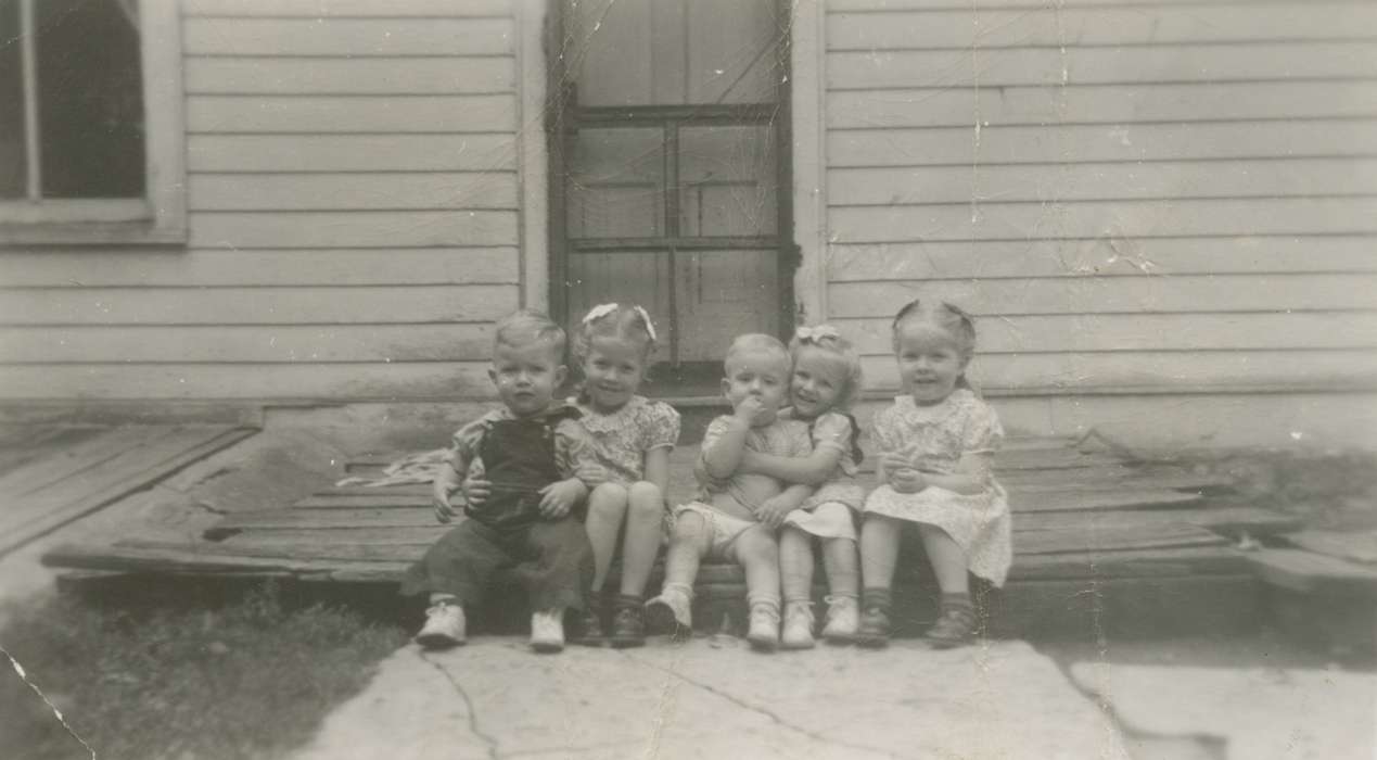 Children, Holland, John, door, Iowa History, Portraits - Group, Iowa, toddler, baby, Families, Pella, IA, history of Iowa