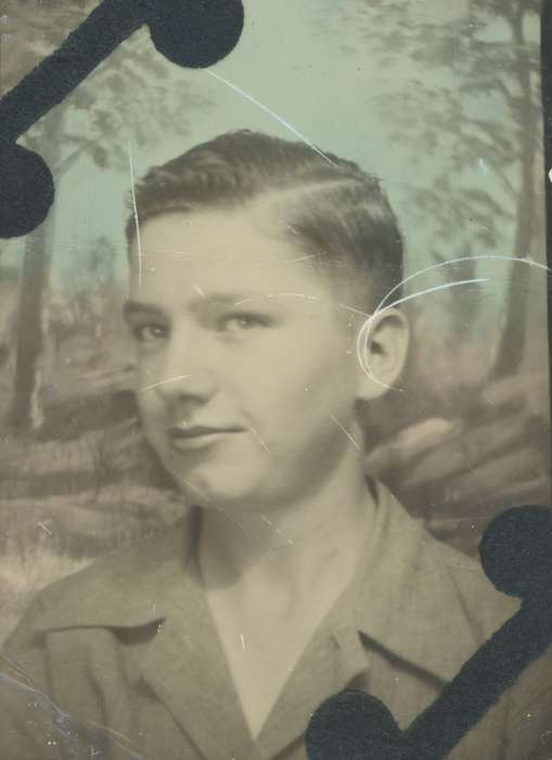 Kral, Ty, ia, boy, Iowa, history, Portraits - Individual, Photos, painted backdrop, Children, historic, United States