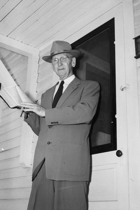 Portraits - Individual, Iowa, minister, IA, necktie, United States, suit, Photos, historic, Coon Rapids, history, ia, Coon Rapids Enterprise